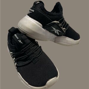 Reebok Infants Black and White Sneakers - Size 5